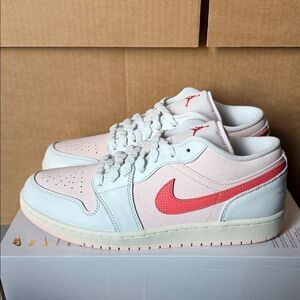 Air Jordan 1 Low SE Summit White Pink IB8156-133 Women’s Size 11.5
